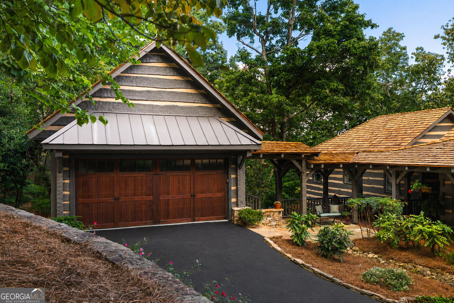 1414 Mcelroy Mountain Drive Property Photo 4