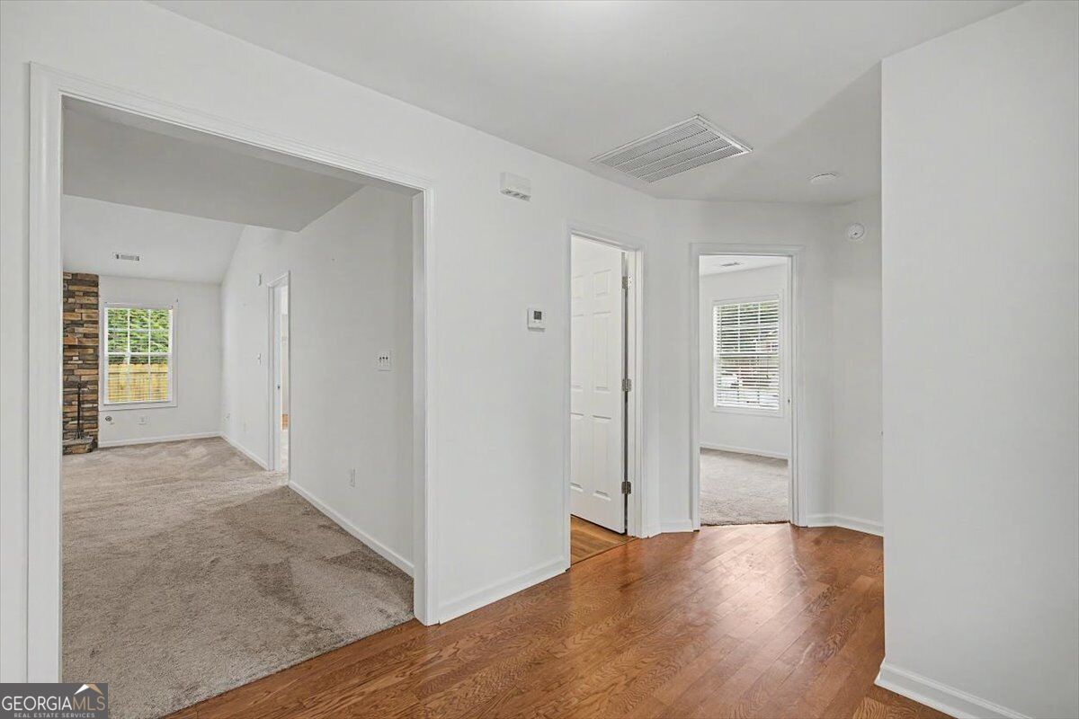 211 W Bridge Drive Property Photo 4