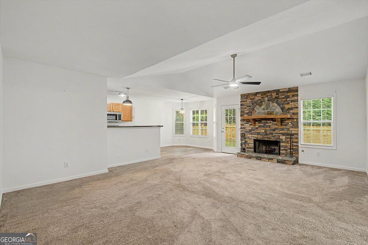 211 W Bridge Drive Property Photo 6