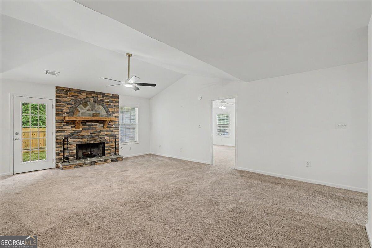 211 W Bridge Drive Property Photo 7