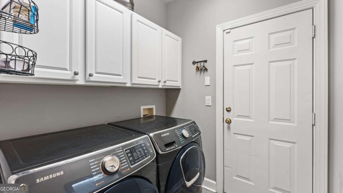 1445 Badingham Drive Property Photo 10