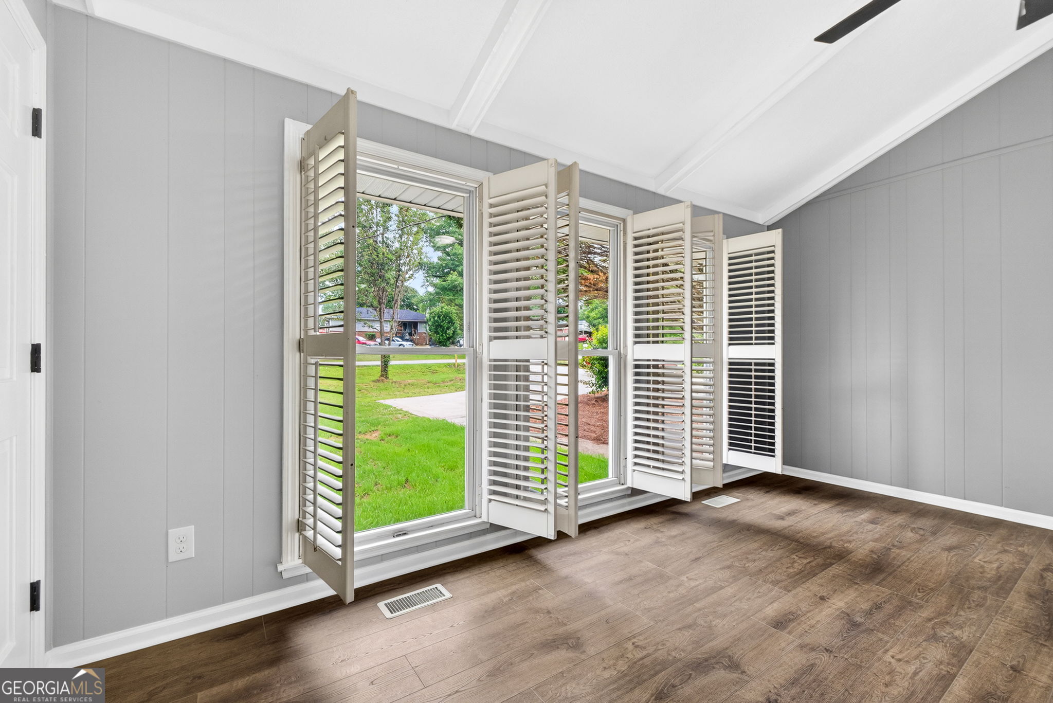76 Willis Road Property Photo 10