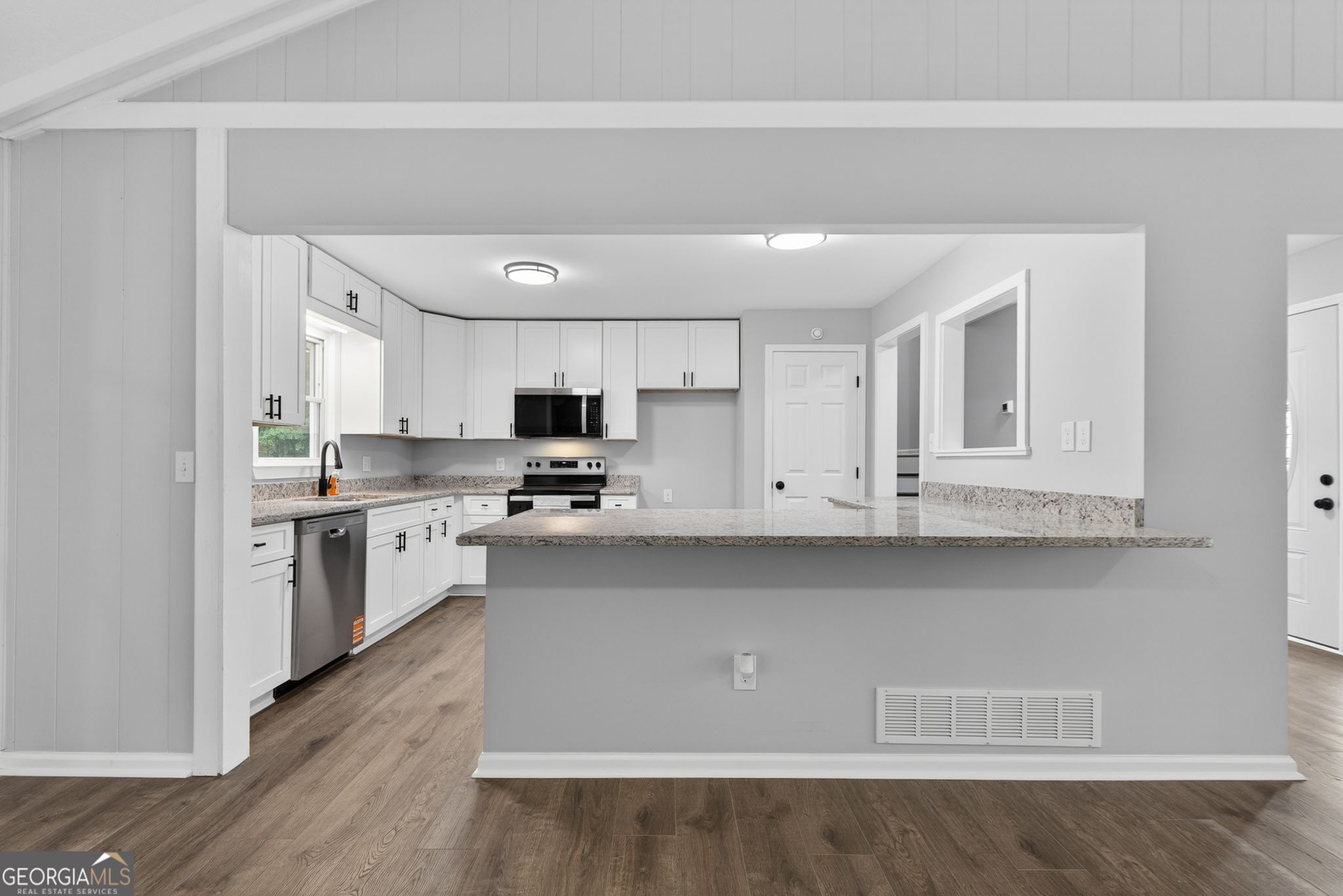 76 Willis Road Property Photo 11