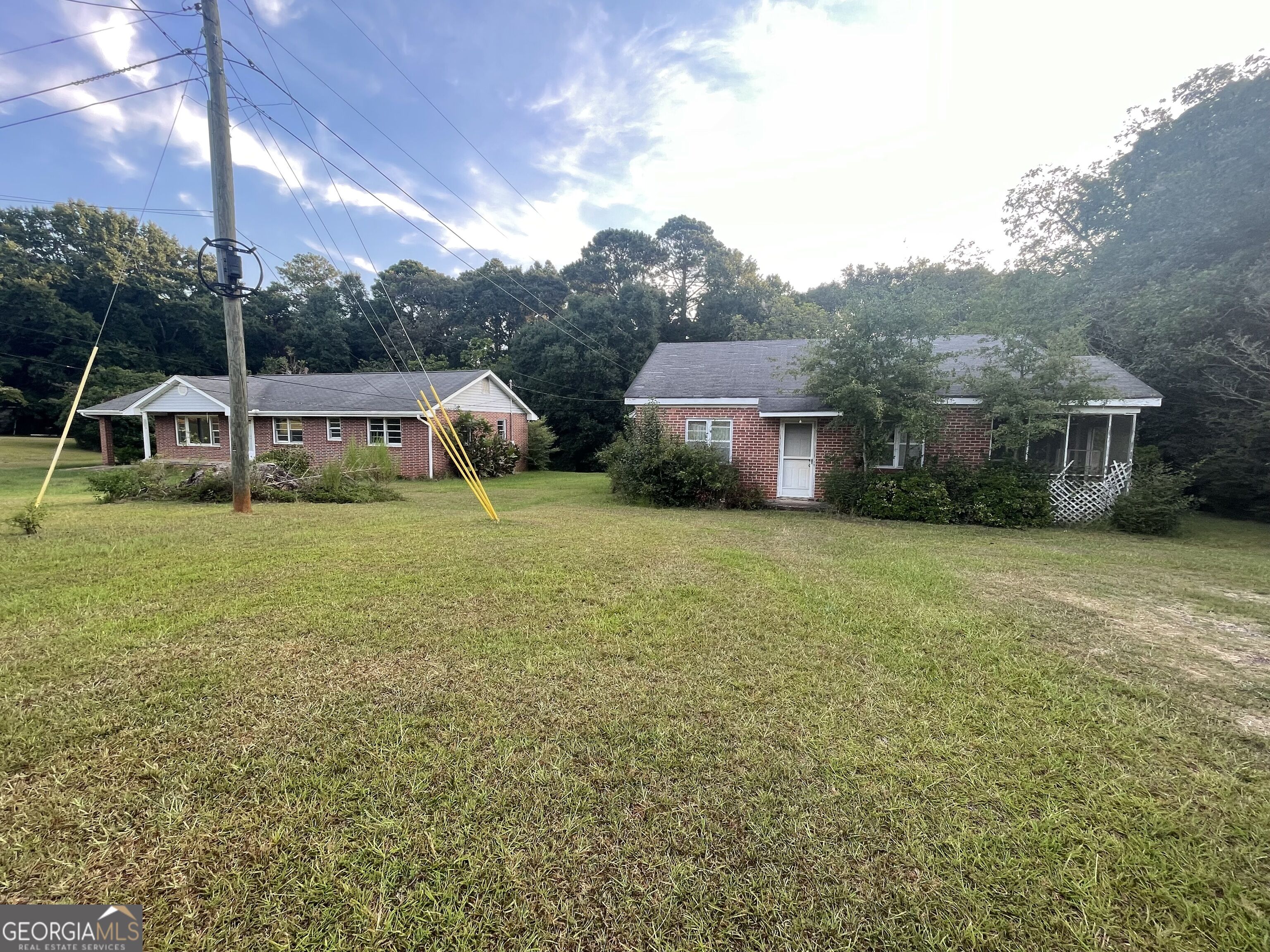 541 Highway 18 W Property Photo 2