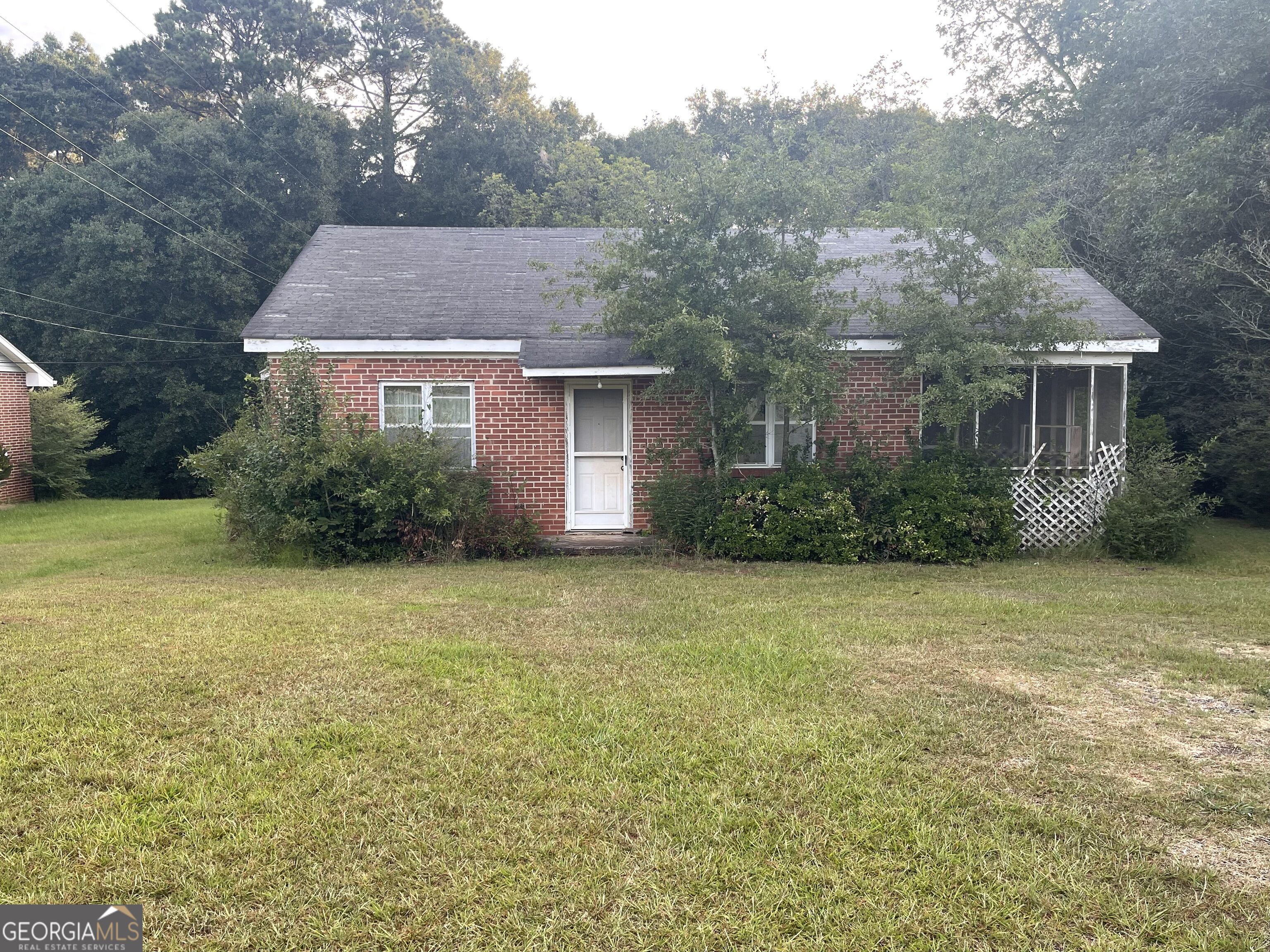 541 Highway 18 W Property Photo 3