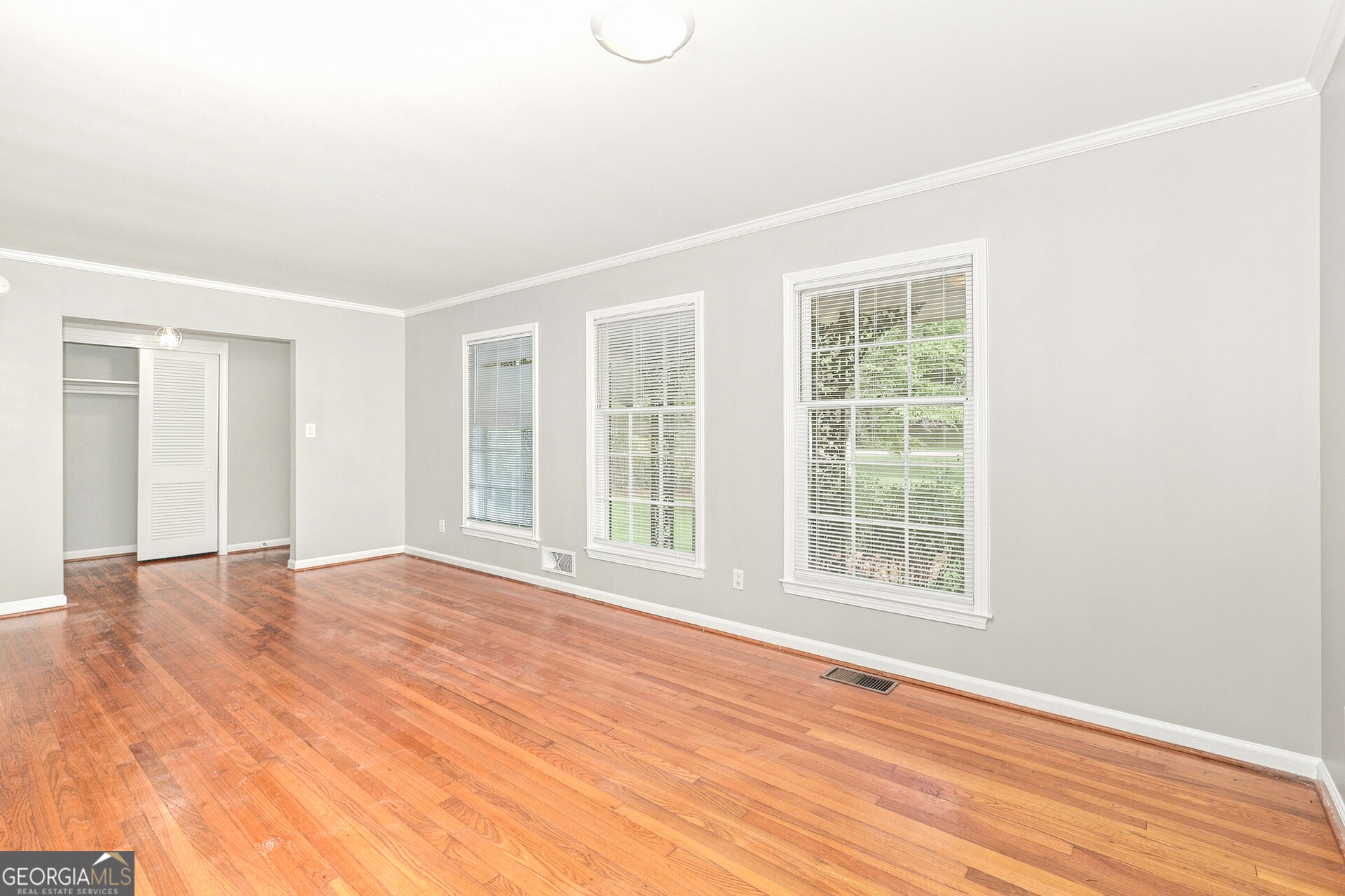 85 North Drive Property Photo 13