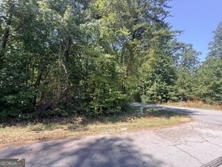 82 Crescent Drive Property Photo 4