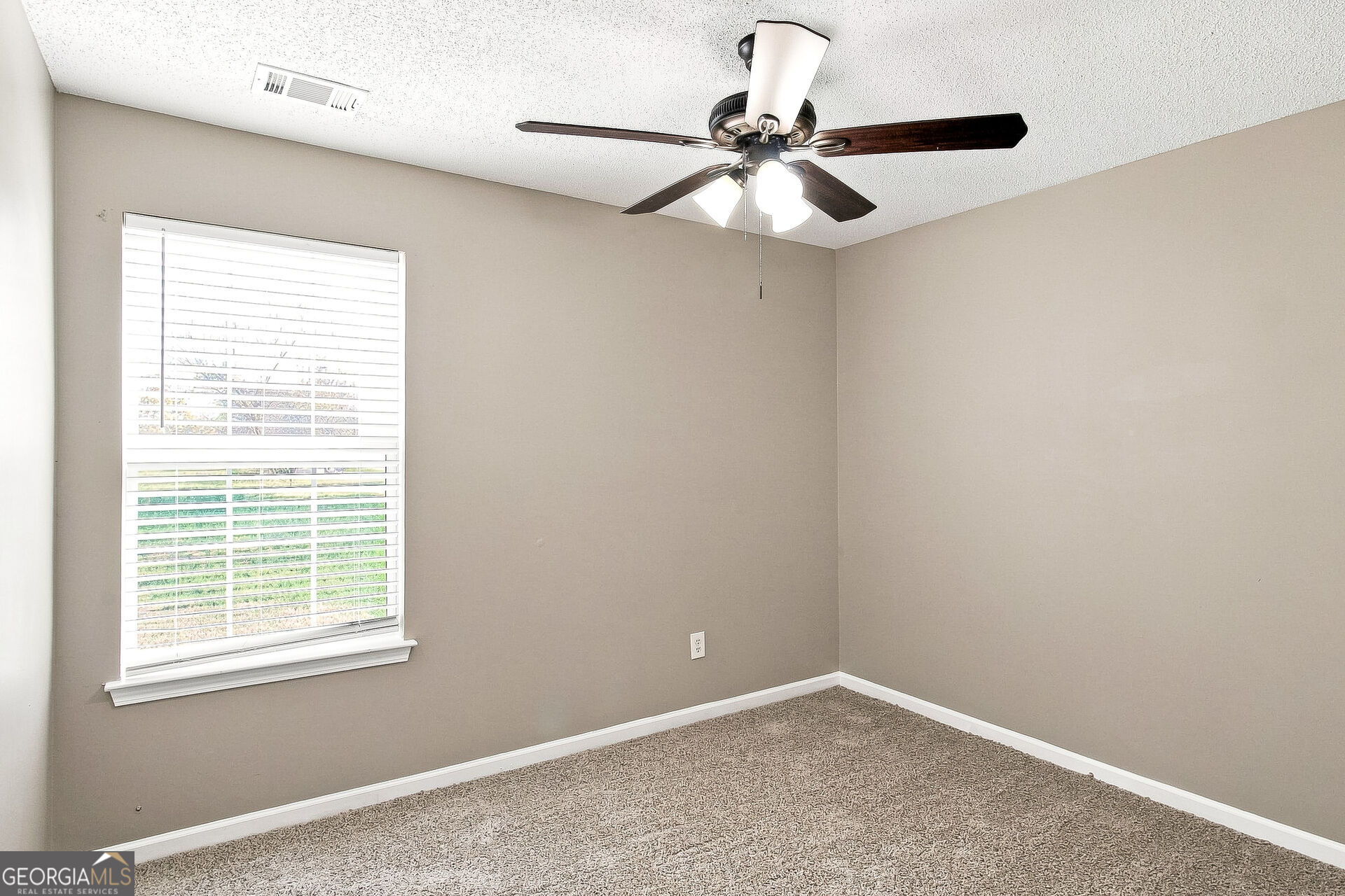 6258 Lakeview Court Property Photo 14