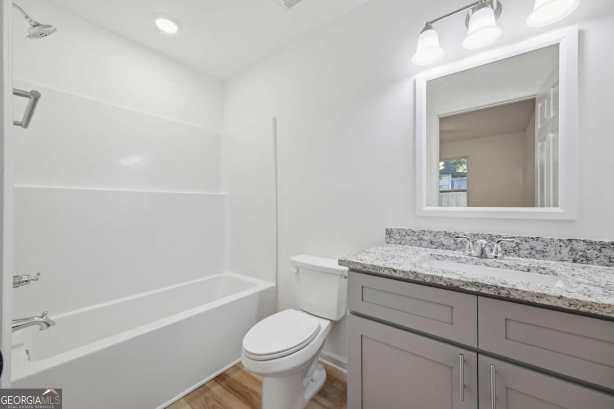 112 E 14th Street Sw Property Photo 13