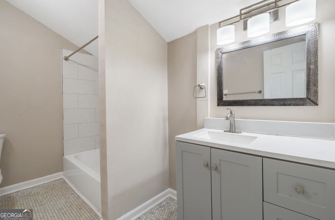 88 Cole Street Property Photo 13