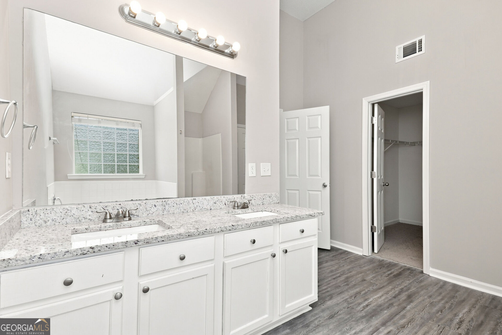 406 Grier Drive Property Photo 10