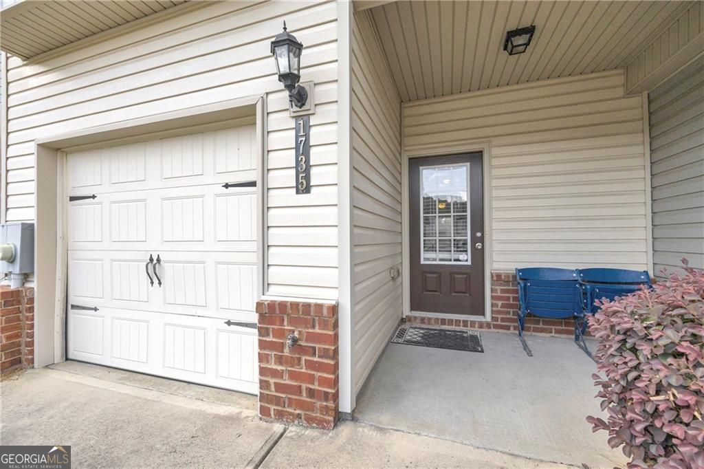 1735 Snapping Court Property Photo 2