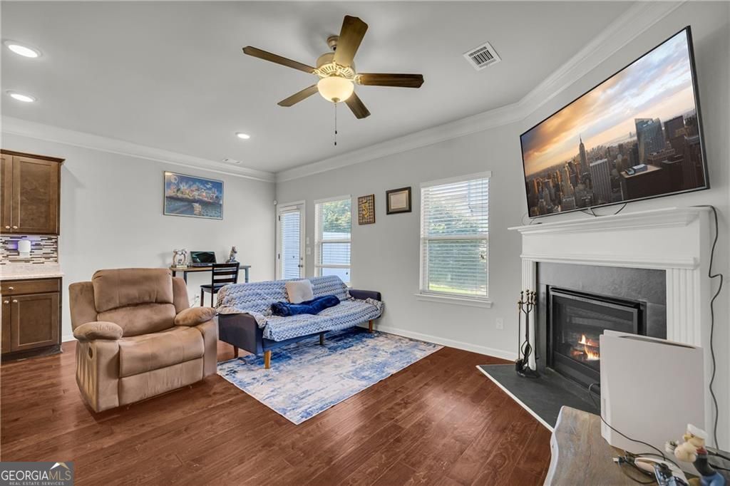 1735 Snapping Court Property Photo 5