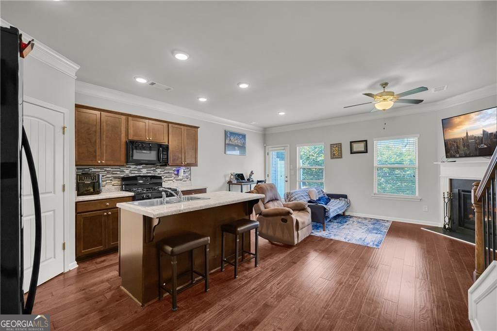 1735 Snapping Court Property Photo 7