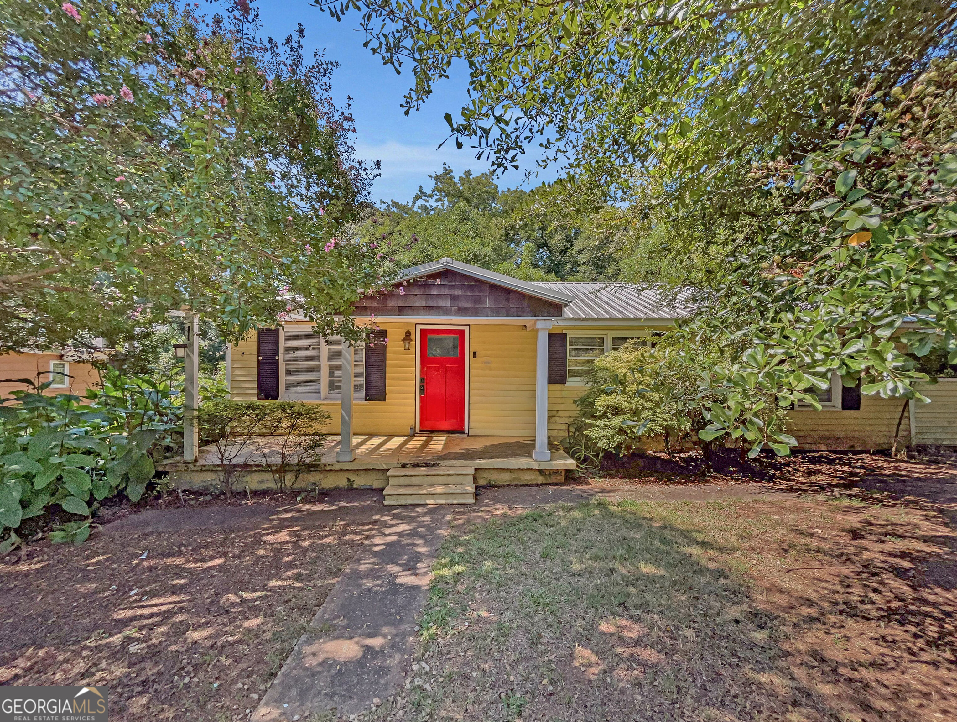 1748 E Broad Street Property Photo 1