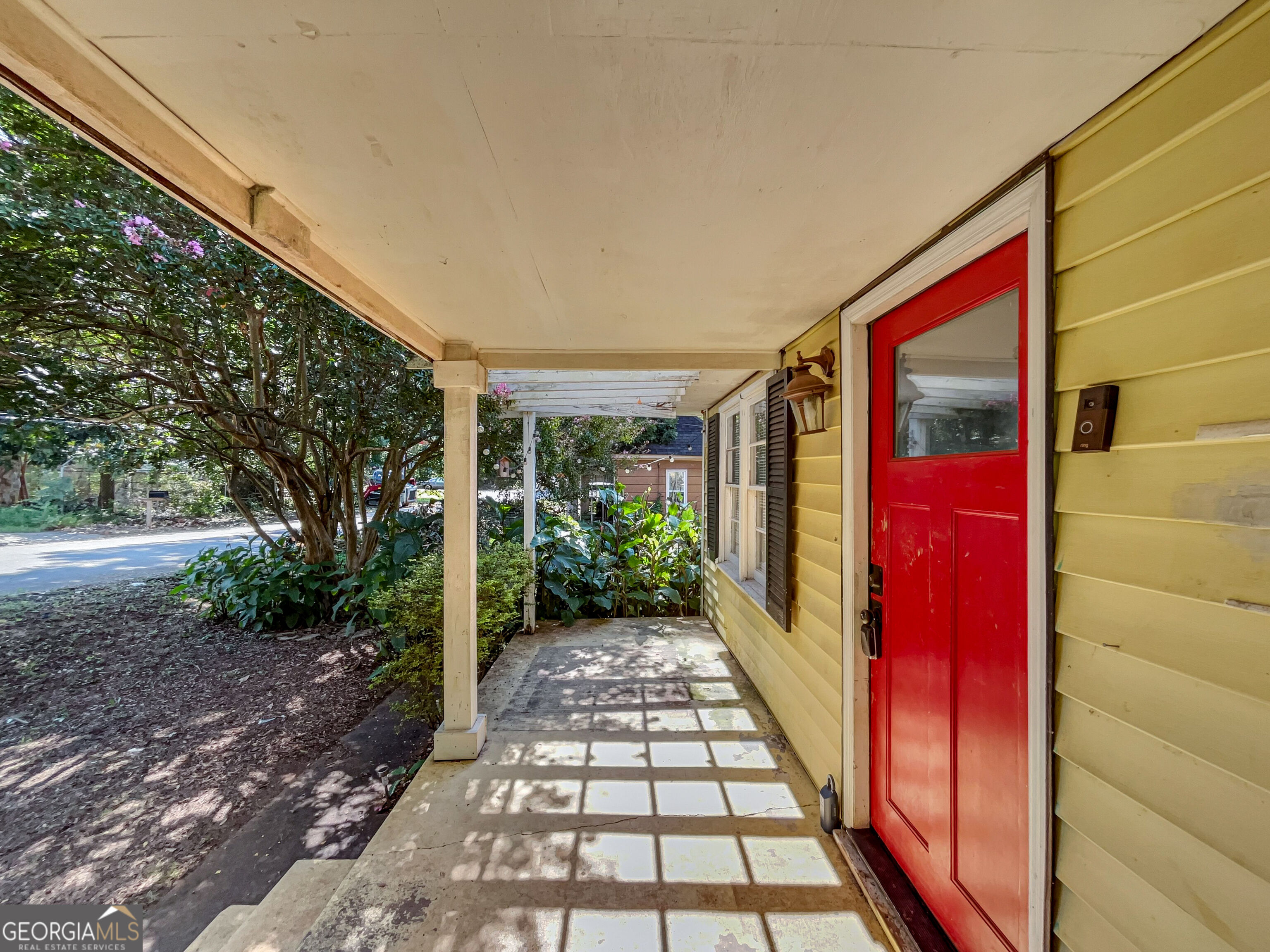 1748 E Broad Street Property Photo 4