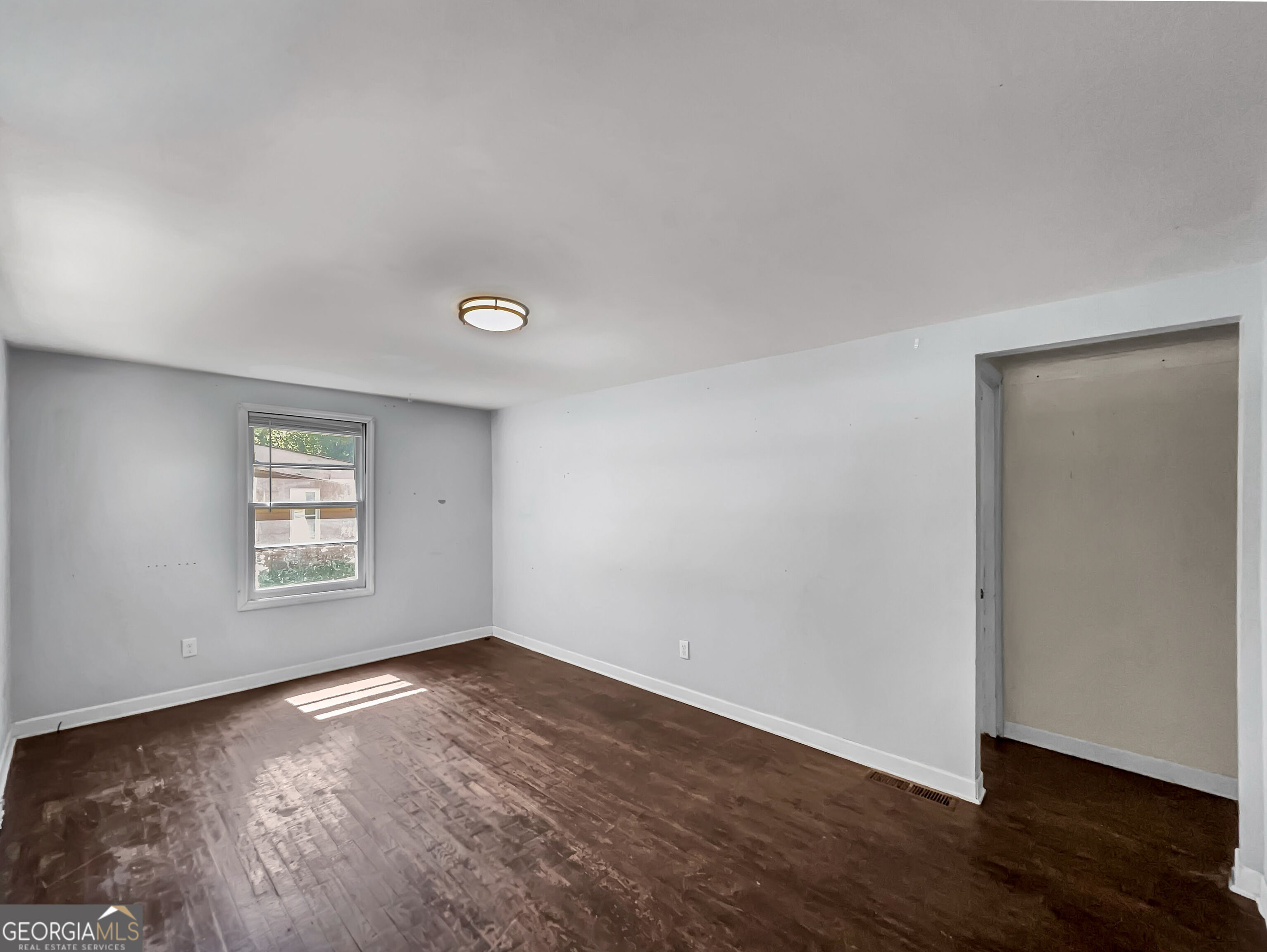 1748 E Broad Street Property Photo 8