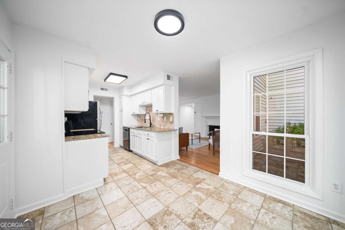 711 Glenleaf Drive Property Photo 16