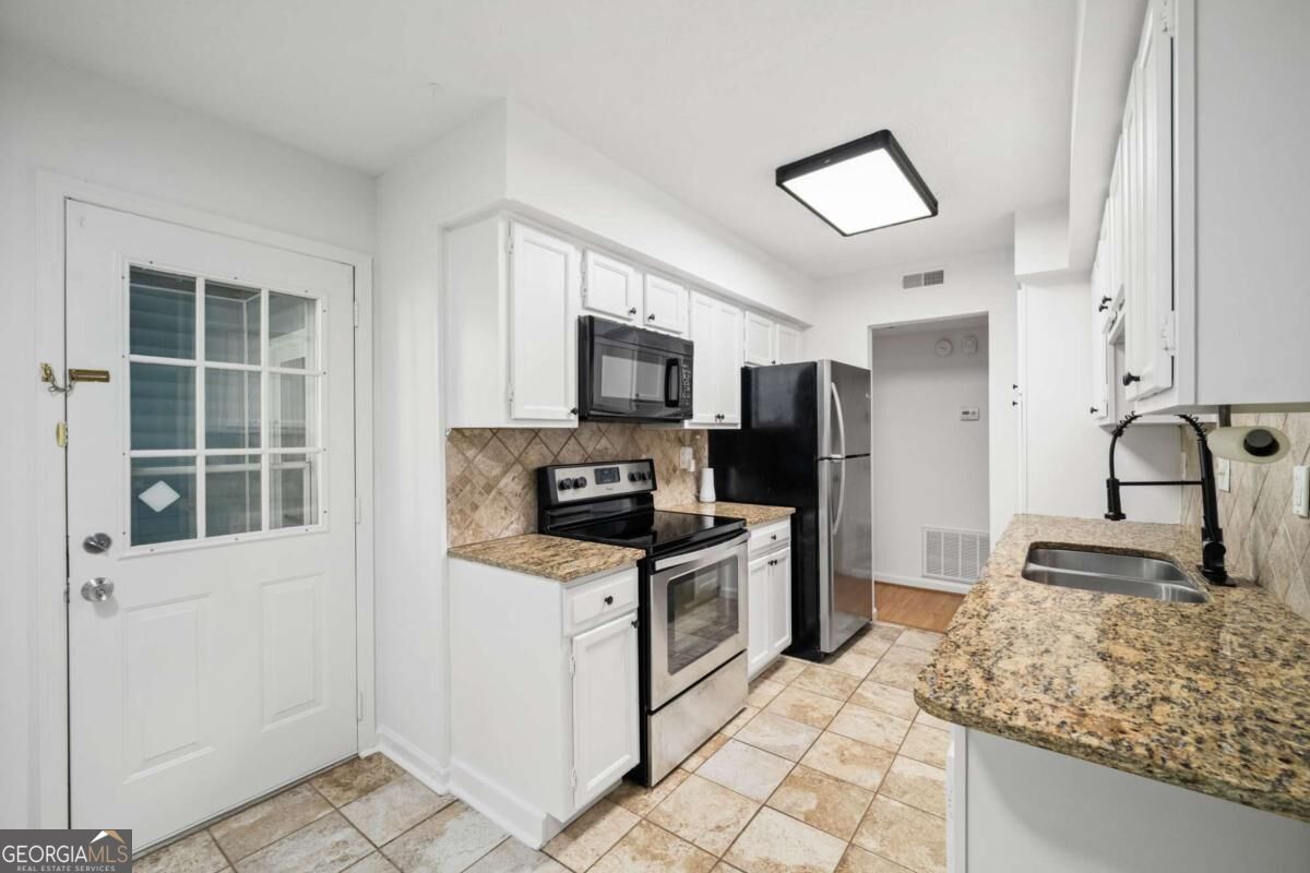 711 Glenleaf Drive Property Photo 17