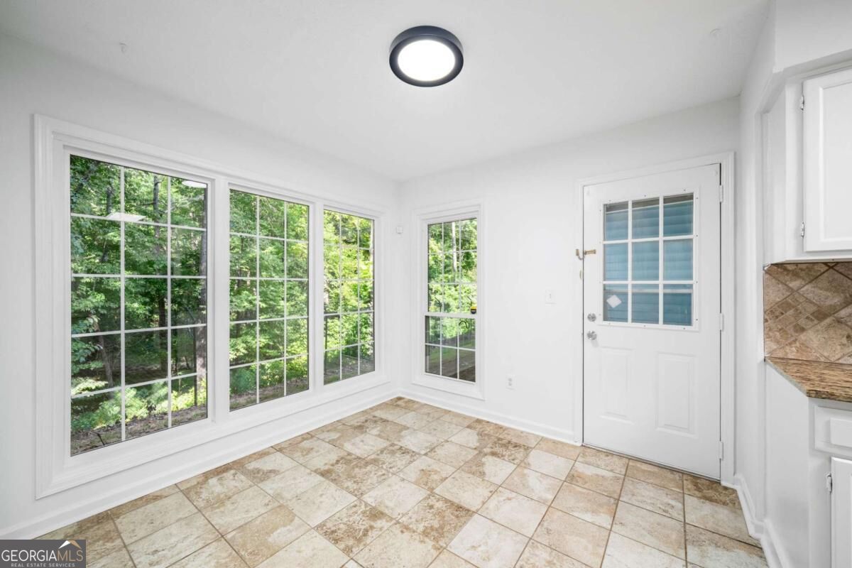 711 Glenleaf Drive Property Photo 19
