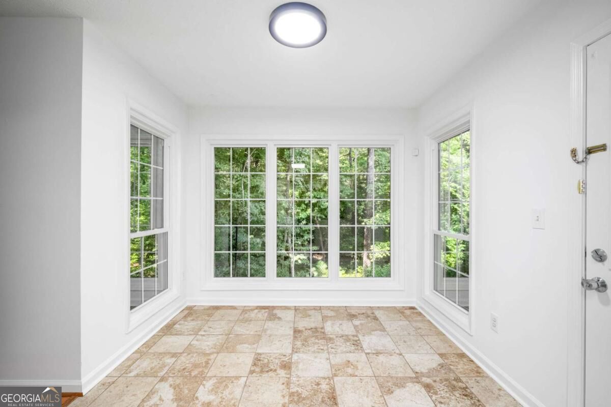 711 Glenleaf Drive Property Photo 20