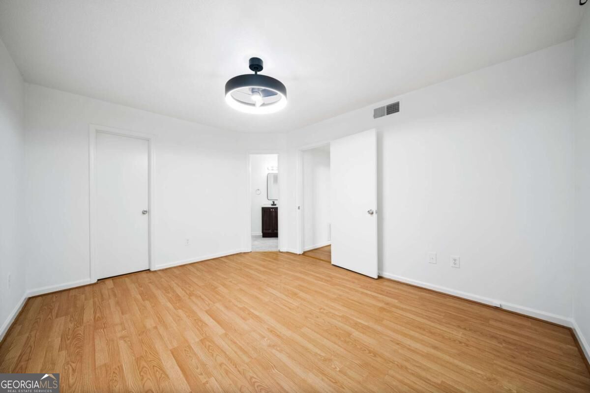 711 Glenleaf Drive Property Photo 24