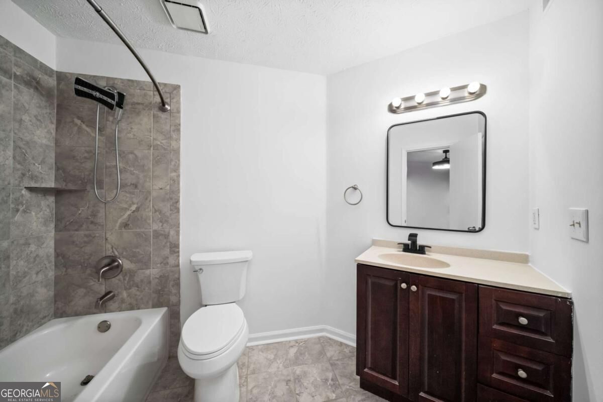 711 Glenleaf Drive Property Photo 25