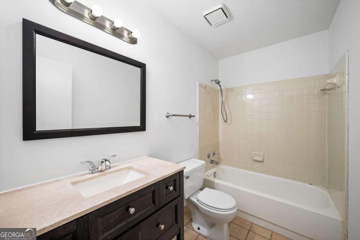 711 Glenleaf Drive Property Photo 29