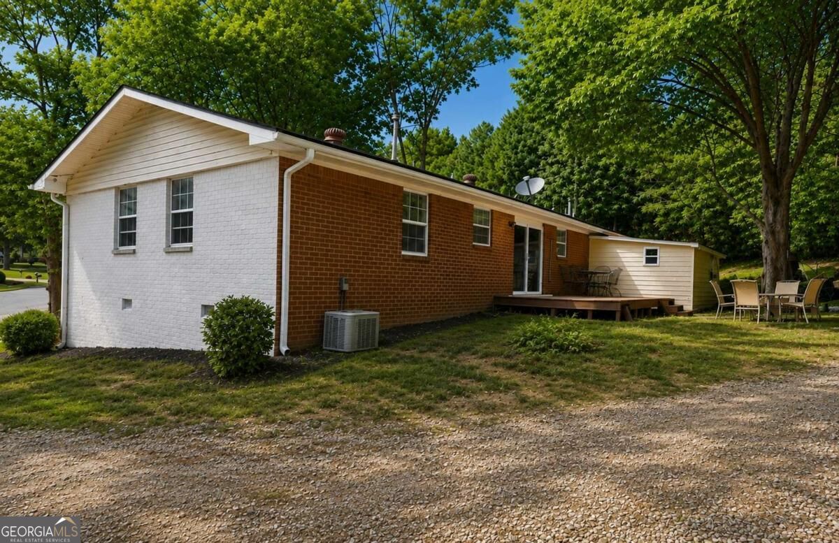 4435 Winding Creek Drive Property Photo 6