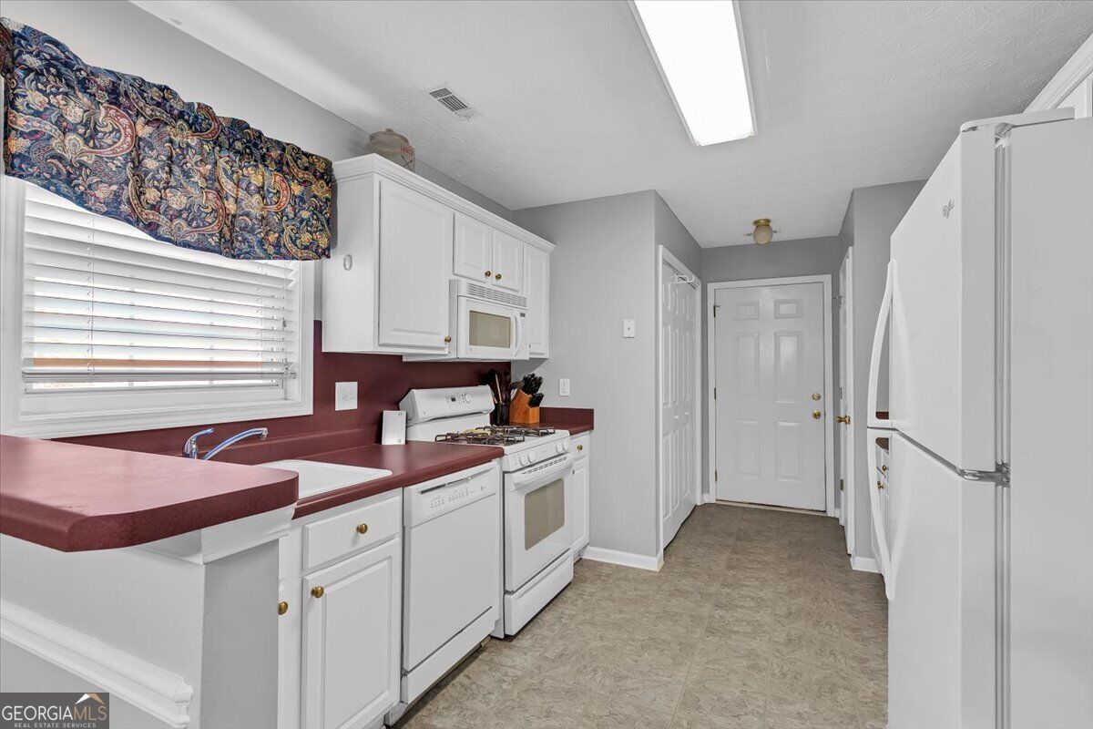 3452 Salem Cove Trail Se Property Photo 5