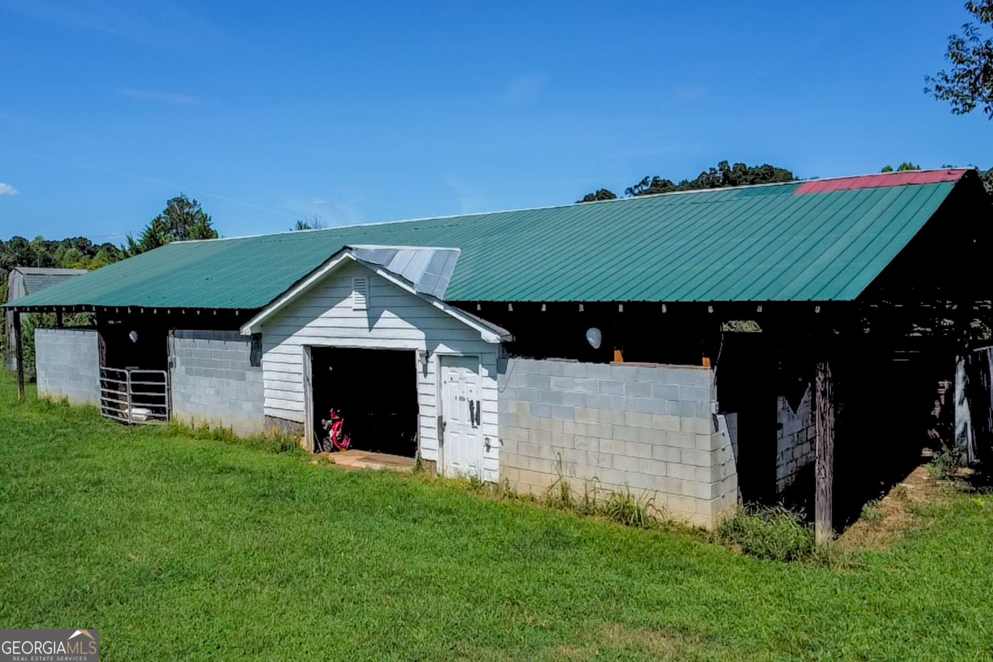 383 Jones Road Property Photo 4