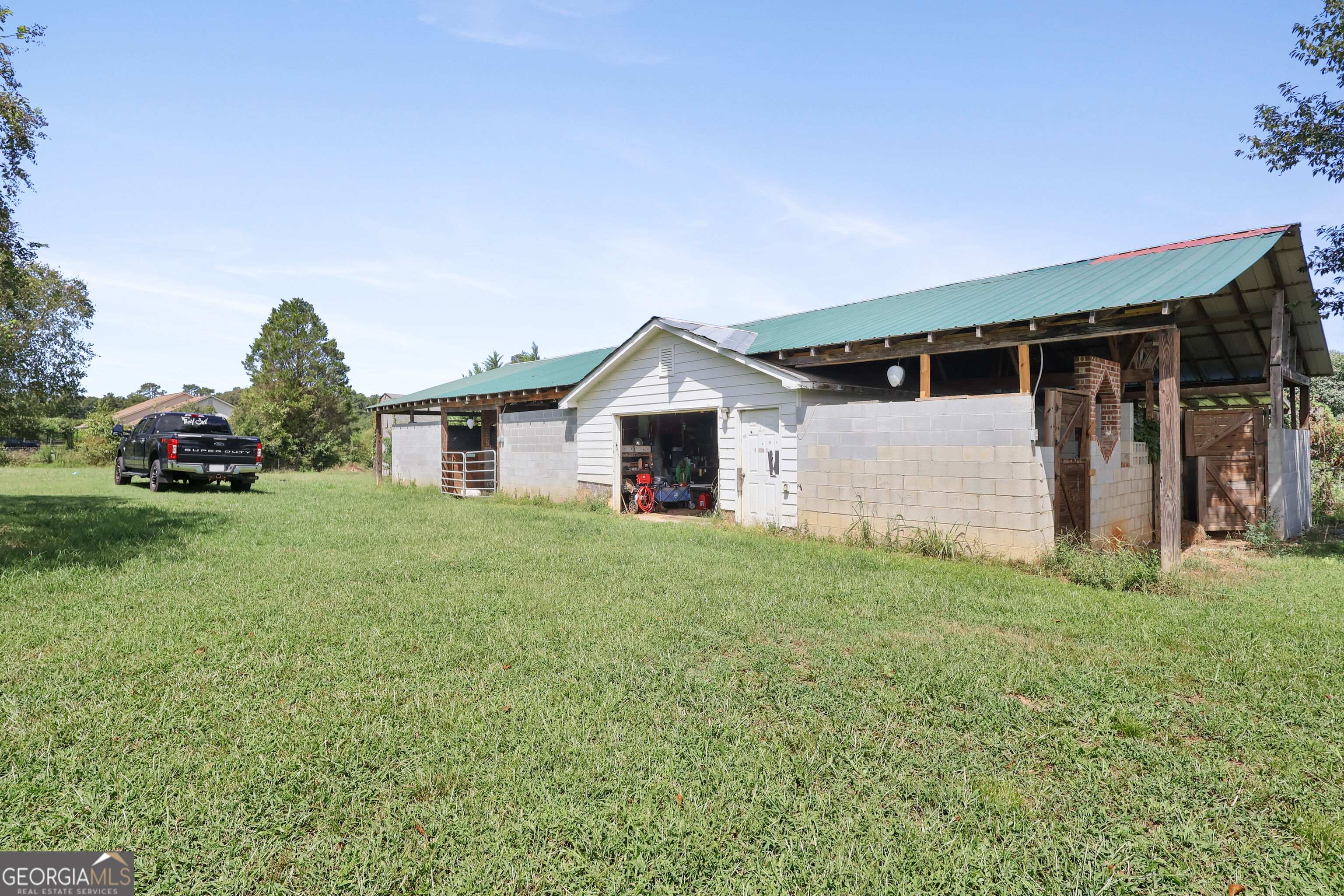 383 Jones Road Property Photo 9