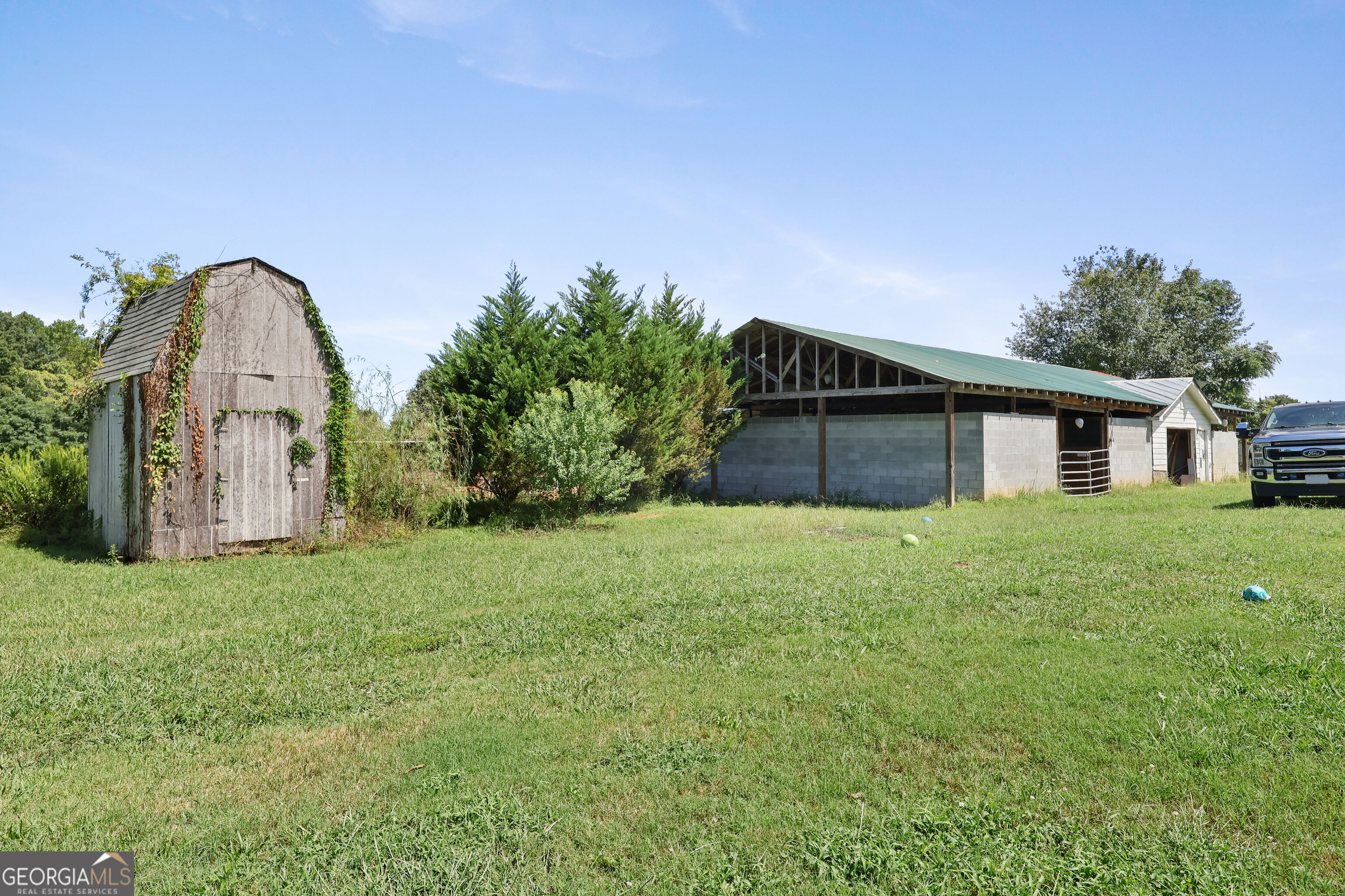 383 Jones Road Property Photo 11
