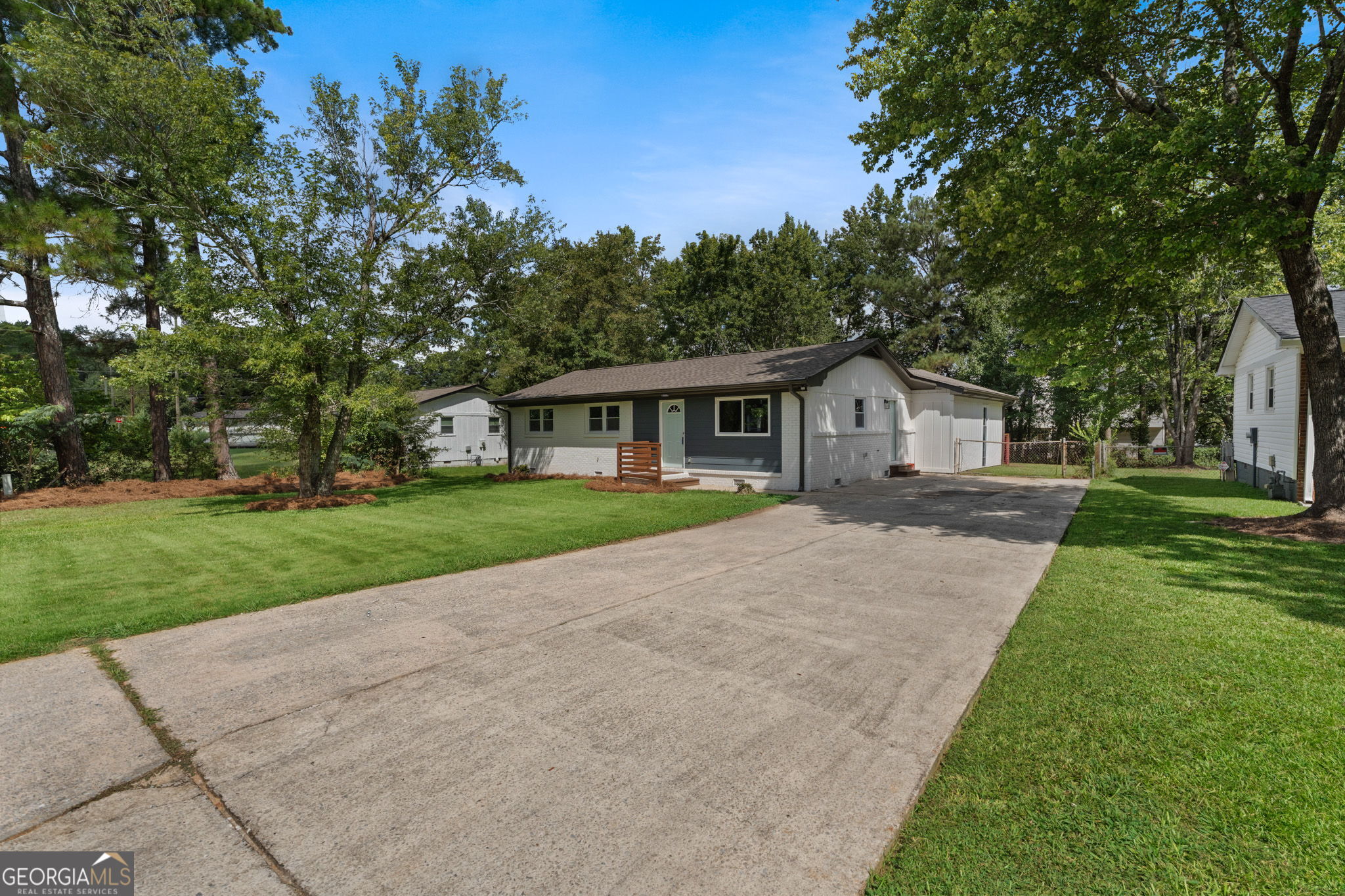 2718 Somerton Drive Property Photo 1