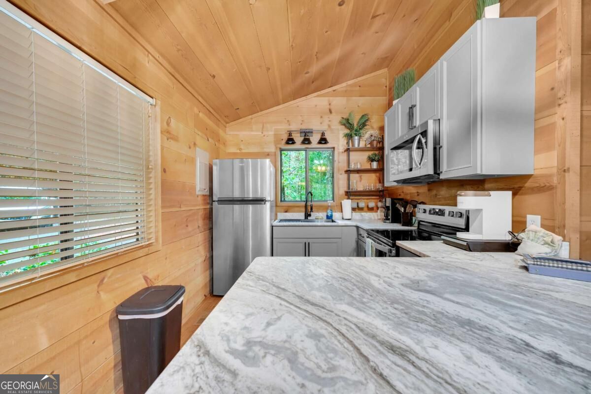 43 Whispering Pines Lane Property Photo 12