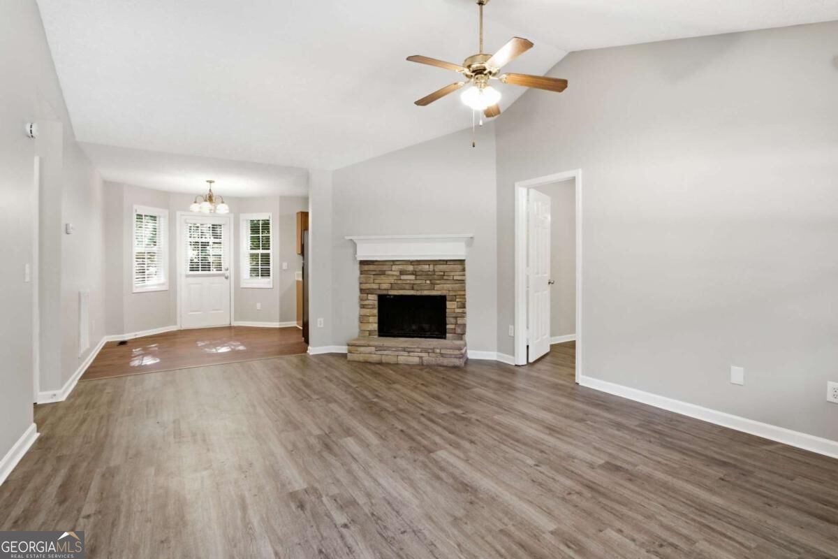 39 Spring Leaf Place Property Photo 2