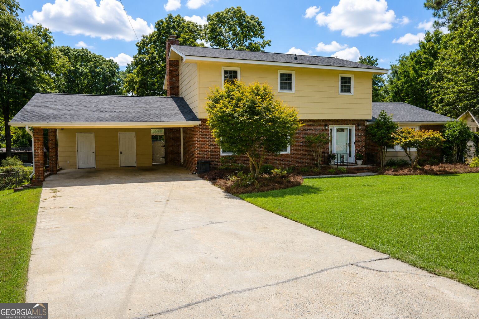 224 Windsor Drive Property Photo 3