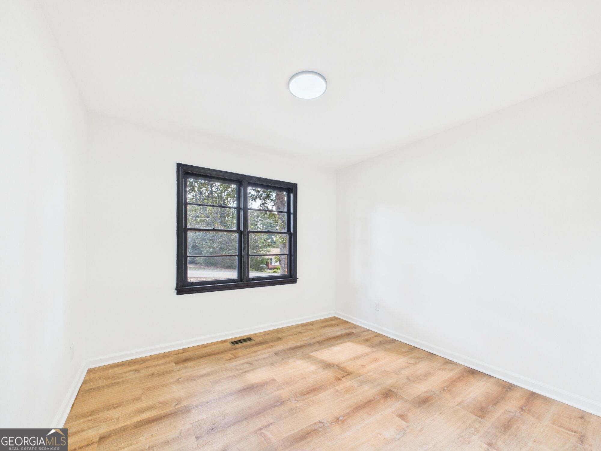 5060 Pinefield Drive Property Photo 16