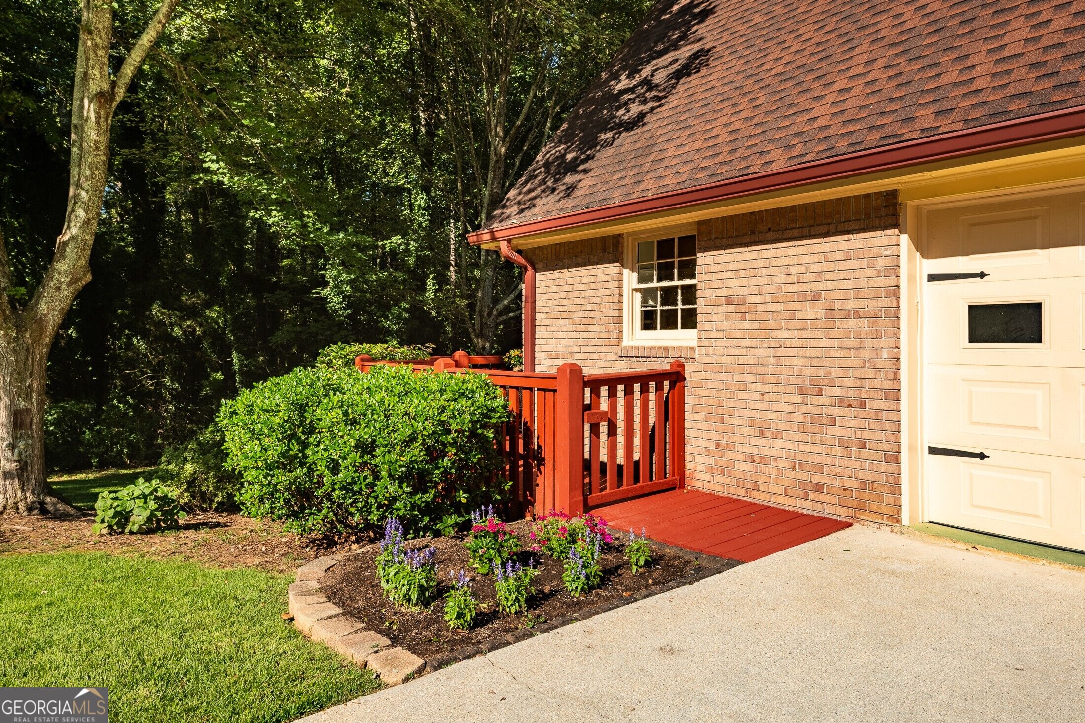 1126 Timothy Terrace Property Photo 6