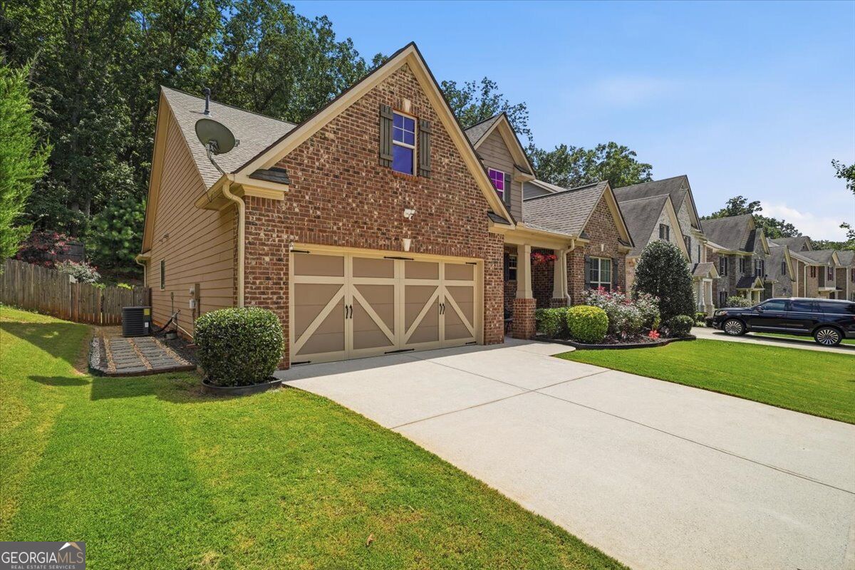2449 Beauchamp Court Property Photo 5