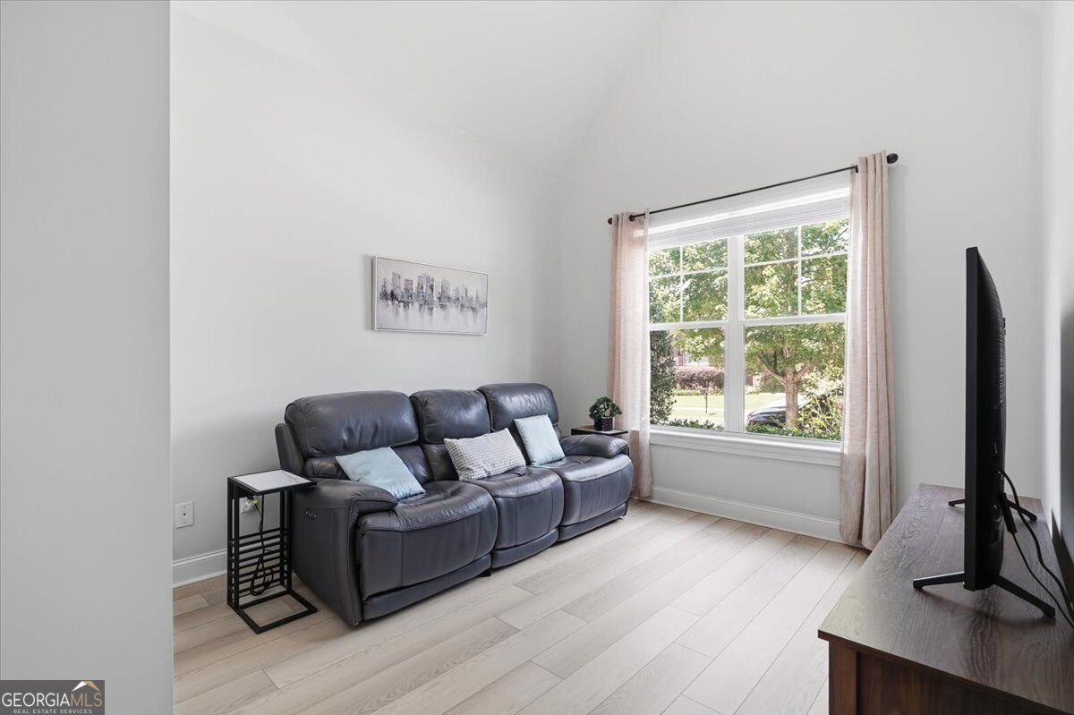 2449 Beauchamp Court Property Photo 11