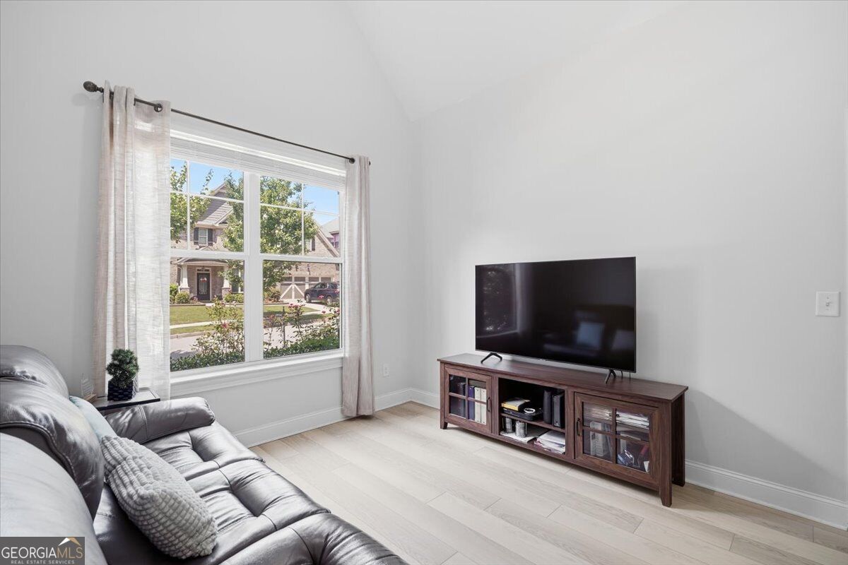 2449 Beauchamp Court Property Photo 12