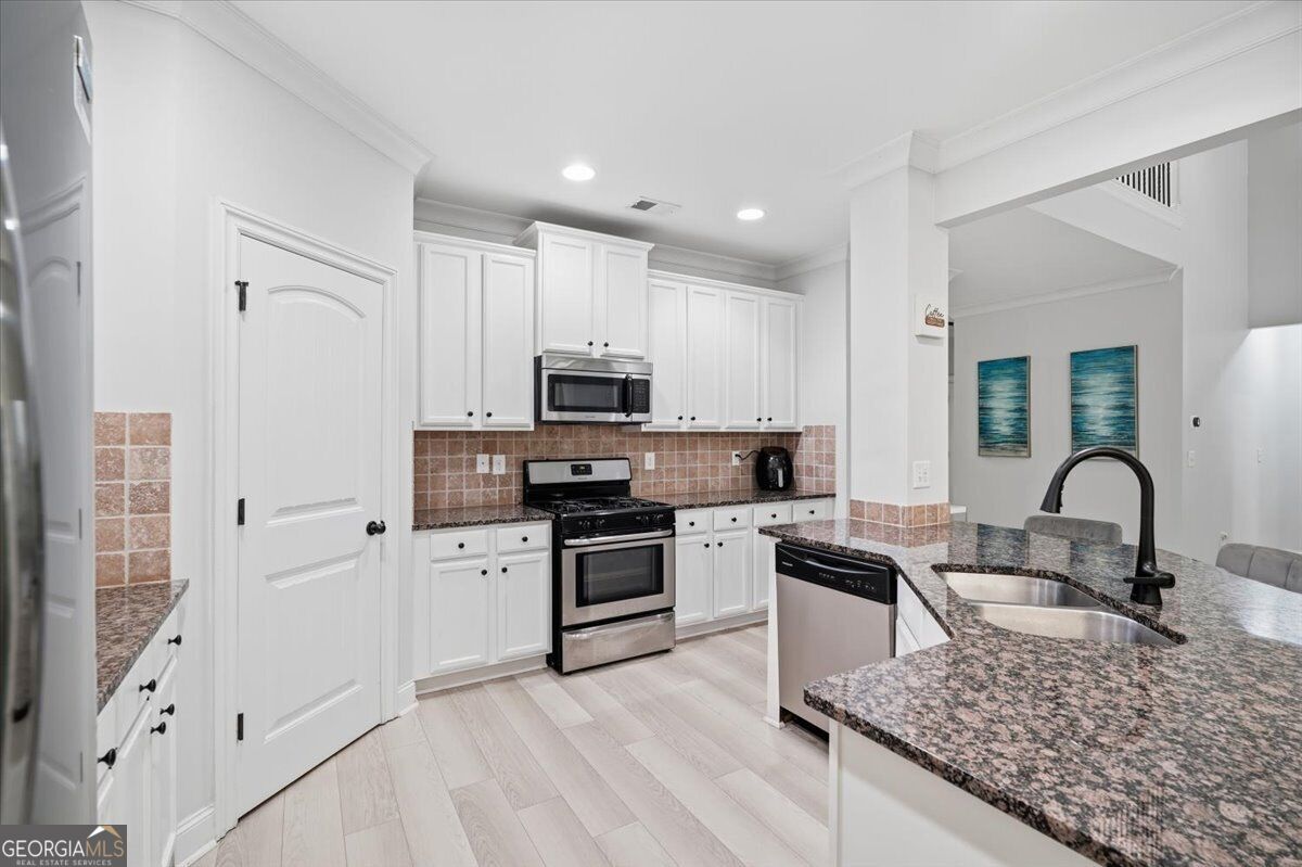 2449 Beauchamp Court Property Photo 24