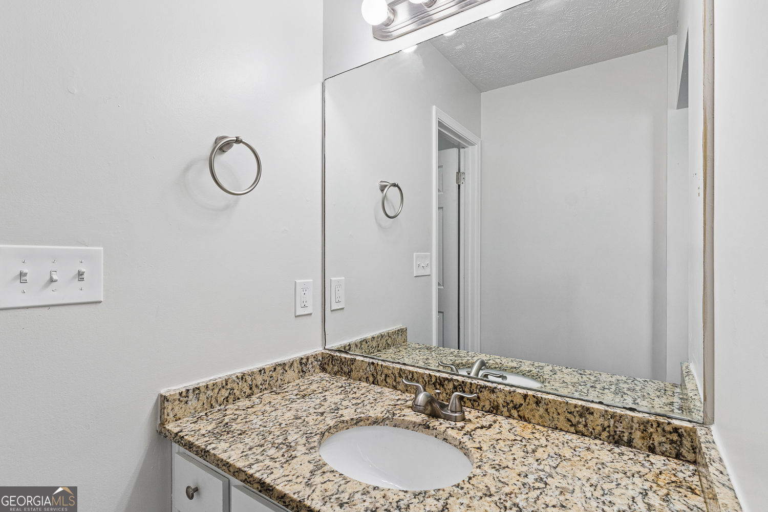 1015 Malibu Drive Property Photo 14