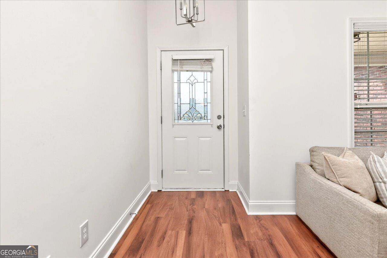 402 Sugarloaf Parkway Property Photo 4