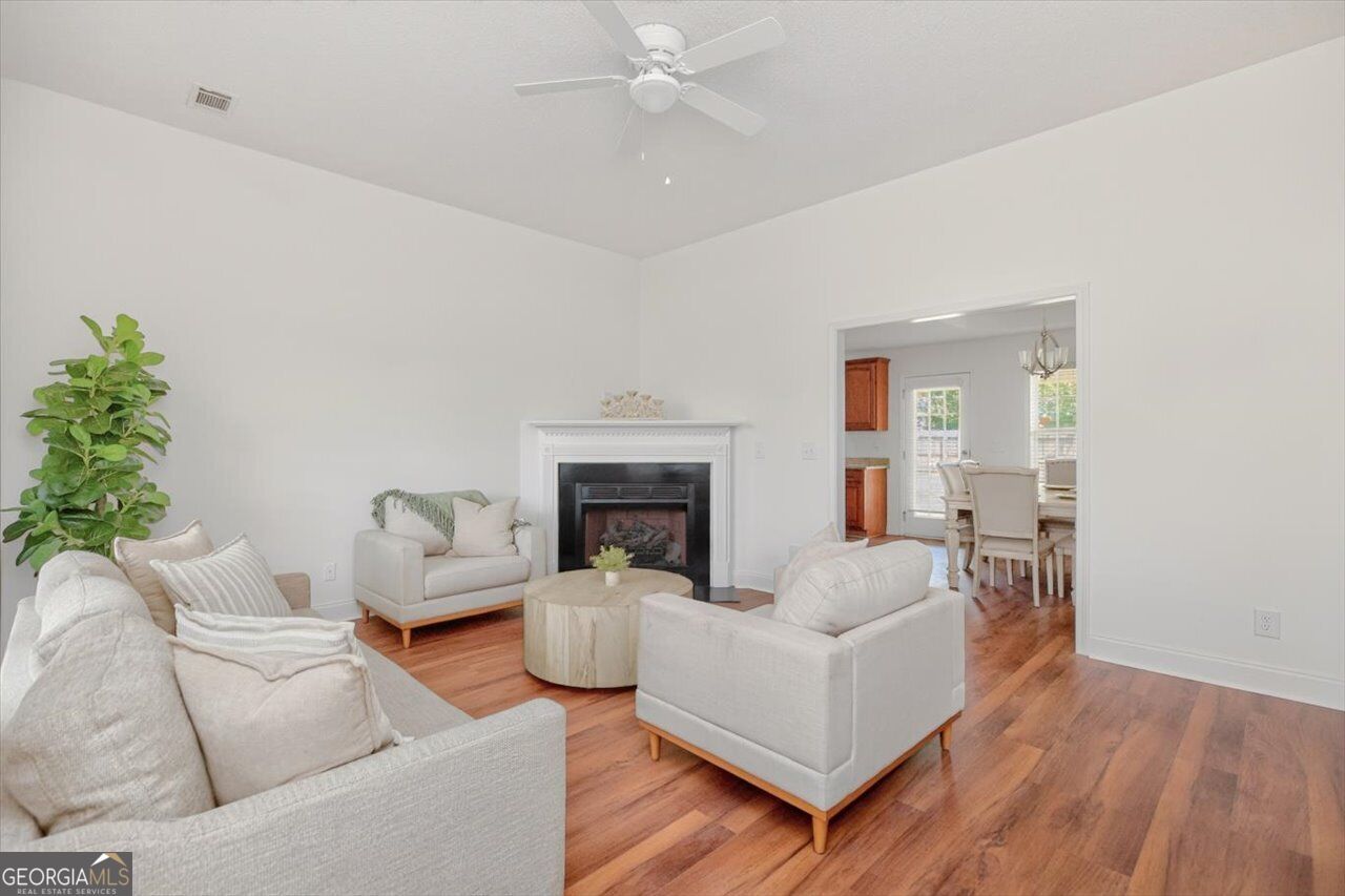 402 Sugarloaf Parkway Property Photo 5