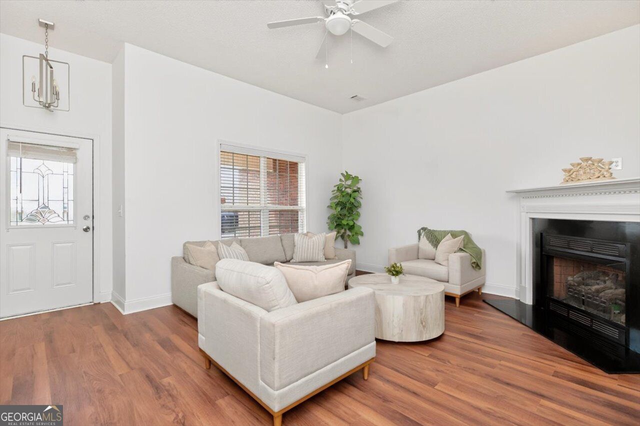 402 Sugarloaf Parkway Property Photo 6