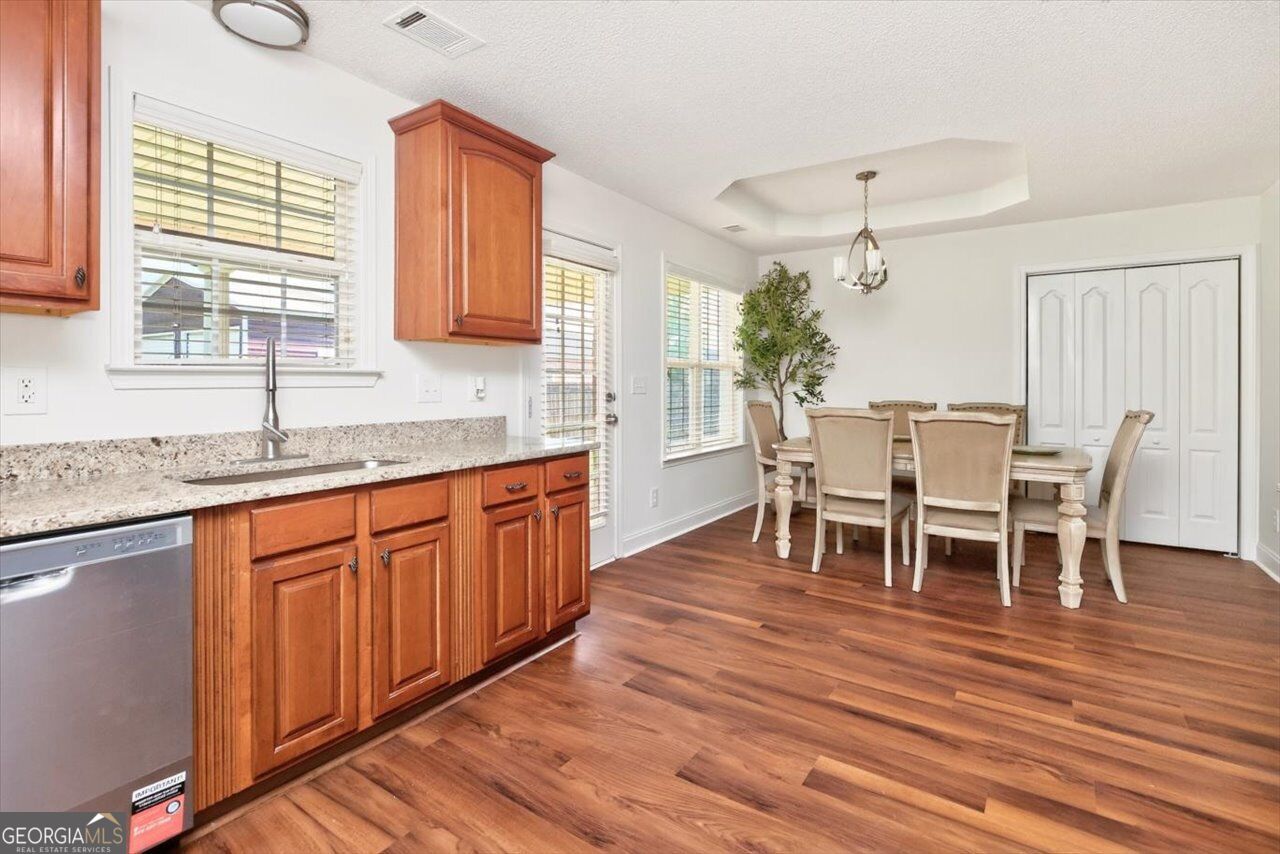 402 Sugarloaf Parkway Property Photo 17