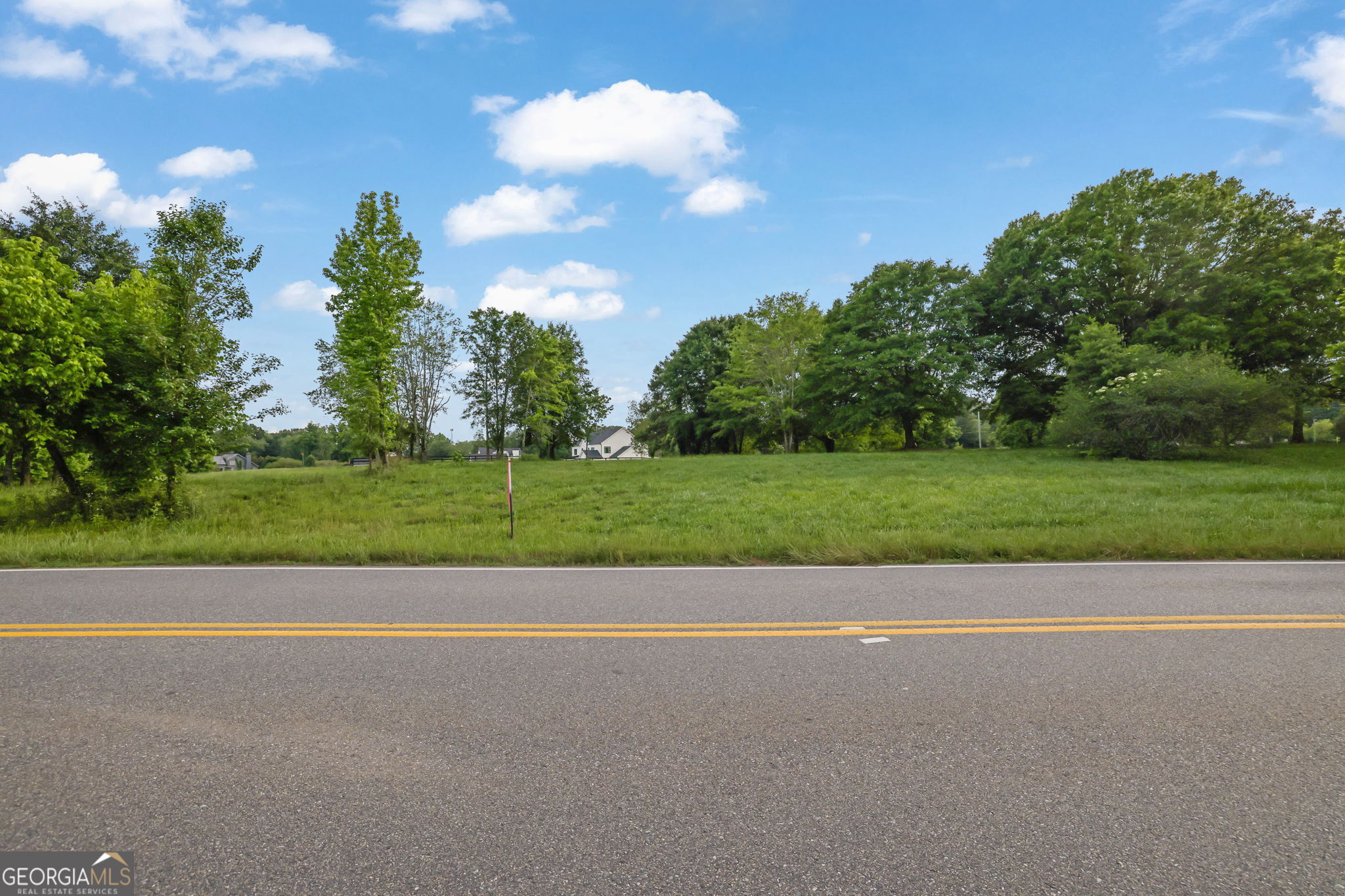 5385 Drew Road Property Photo 2