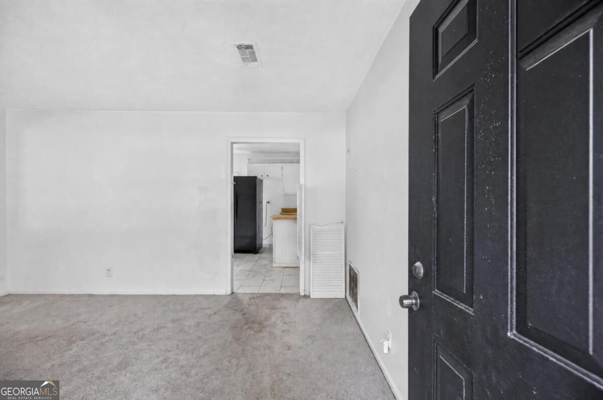 150 Woodcrest Way Property Photo 2